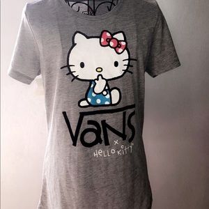 Vans x hello kitty graphic shirt 👚